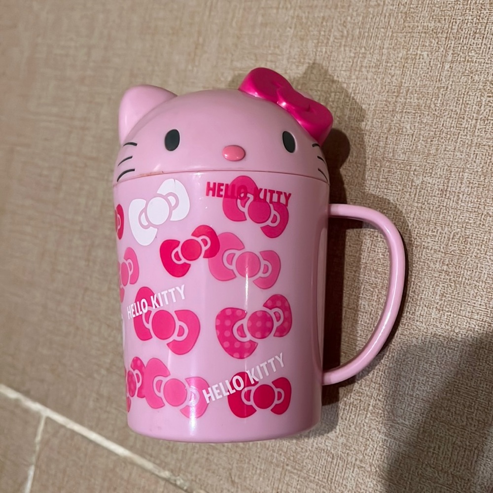 2 Hello kitty cup - Picture 2 of 7